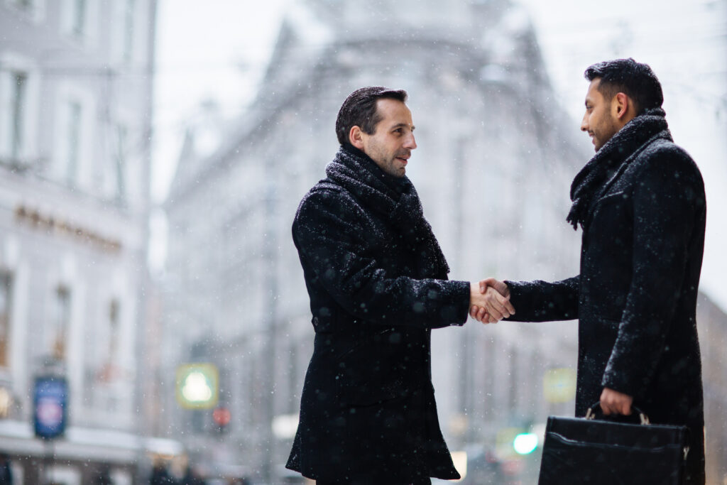 A customer acquisition strategist making a cold outreach